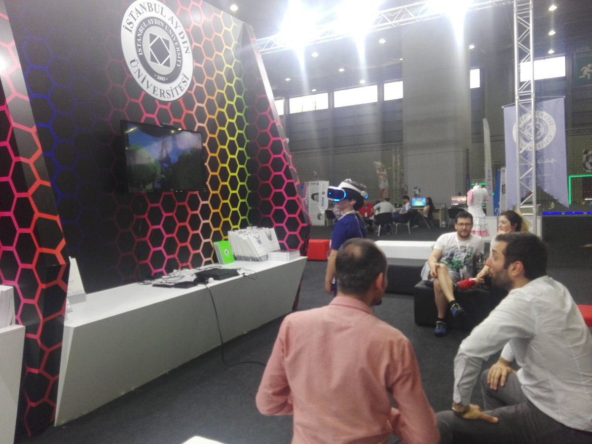 NumanDargin's tweet photo. #gamesweekistanbul 3. Gün!!  Standımızda eşsiz #VR deneyimini siz de tadabilirsiniz!! Bekleriz...

#CNRGamesWeek #iauyenimedya #gamesweek @iauyenimedya https://t.co/gaTLUCU9BC