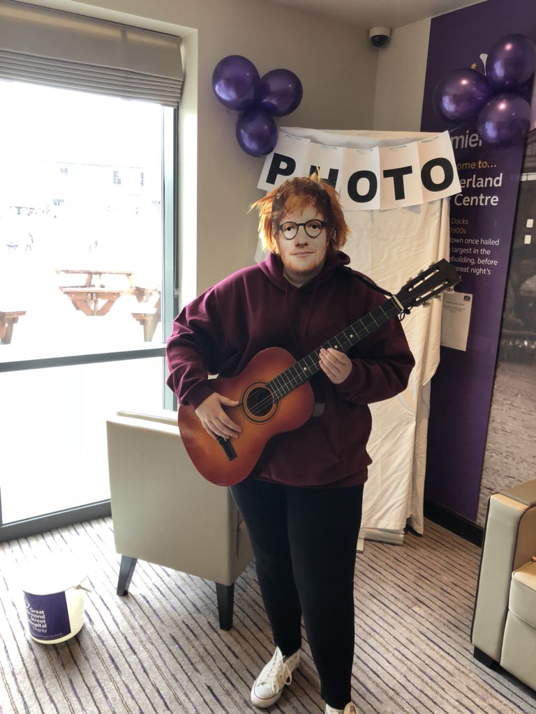 Our guests are getting ready for the big concert. What a surprise to see #EdSheeran warming up in reception. <a href="/SDEBDD/">simon ewins</a> @Valerie_PI3R <a href="/PIjoecrosby/">Joe Crosby PI</a> @Pipulse1