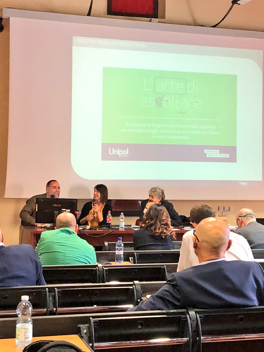 @silvia_twitta racconta come per @UnipolGroup_PR la leva dell’ascolto sia fondamentale nel processo comunicativo aziendale. Presenta il caso #OnBoardingDinner #UnipolTobe #Ascolto #AscoltoOrganizzativo #Ferpi #CaspFerpi #FerpiER