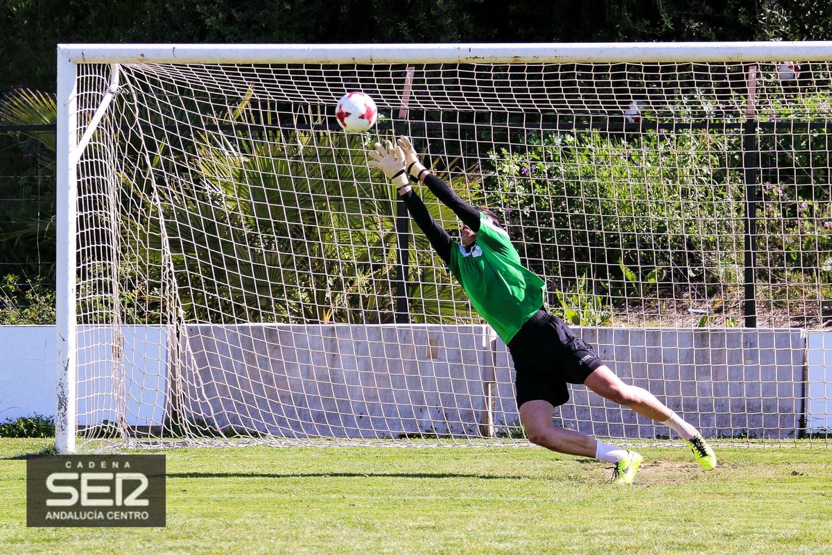 El #MalagaCF se lleva para la portería del Juvenil un diamante en bruto. Se llama Alfonso Liceras, tiene 17 años, es de #Archidona y esta temporada ha debutado con el <a href="/AntequeraCF/">Antequera C. F.</a> en Tercera División. Uno de los porteros más prometedores de la provincia 👏👏👏