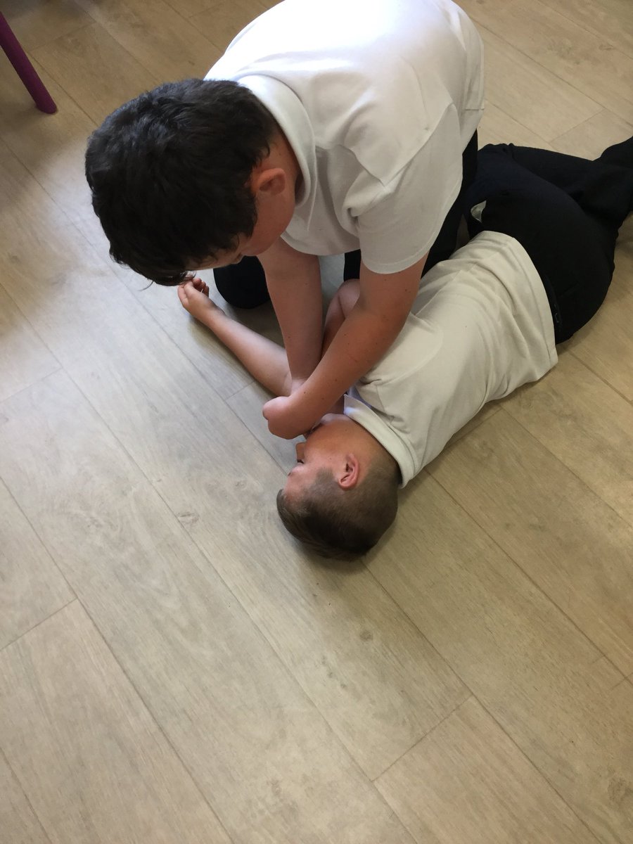 NorthcoteSch's tweet photo. #Danger#Response#Airway#Breathing#Circulation#DRABC @stjohnambulance @NorthcoteSch #LearningCaringSharing https://t.co/tYmYBB2sUq