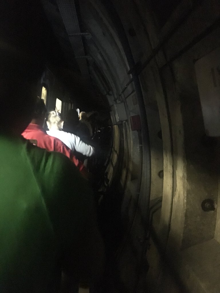 Comunque il macchinista è stato fondamentale: ero sul treno fermo tra Bologna e Policlinico e lui da solo è riuscito a gestire 1600 persone. Mica pizza e fichi. <a href="/InfoAtac/">infoatac</a> #metroB