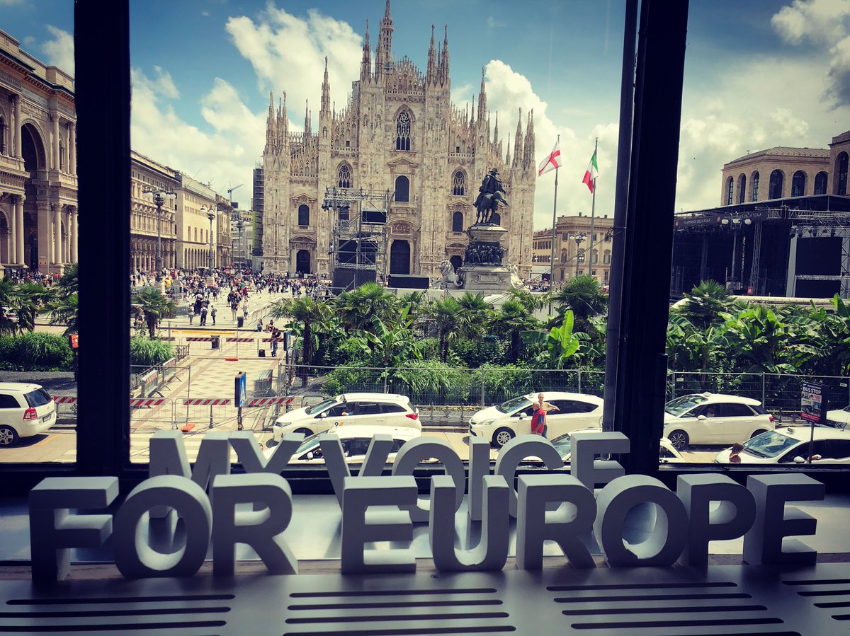 HachSaray's tweet photo. #duomo #milano #myvoiceforeurope https://t.co/CiXHFcDQKS