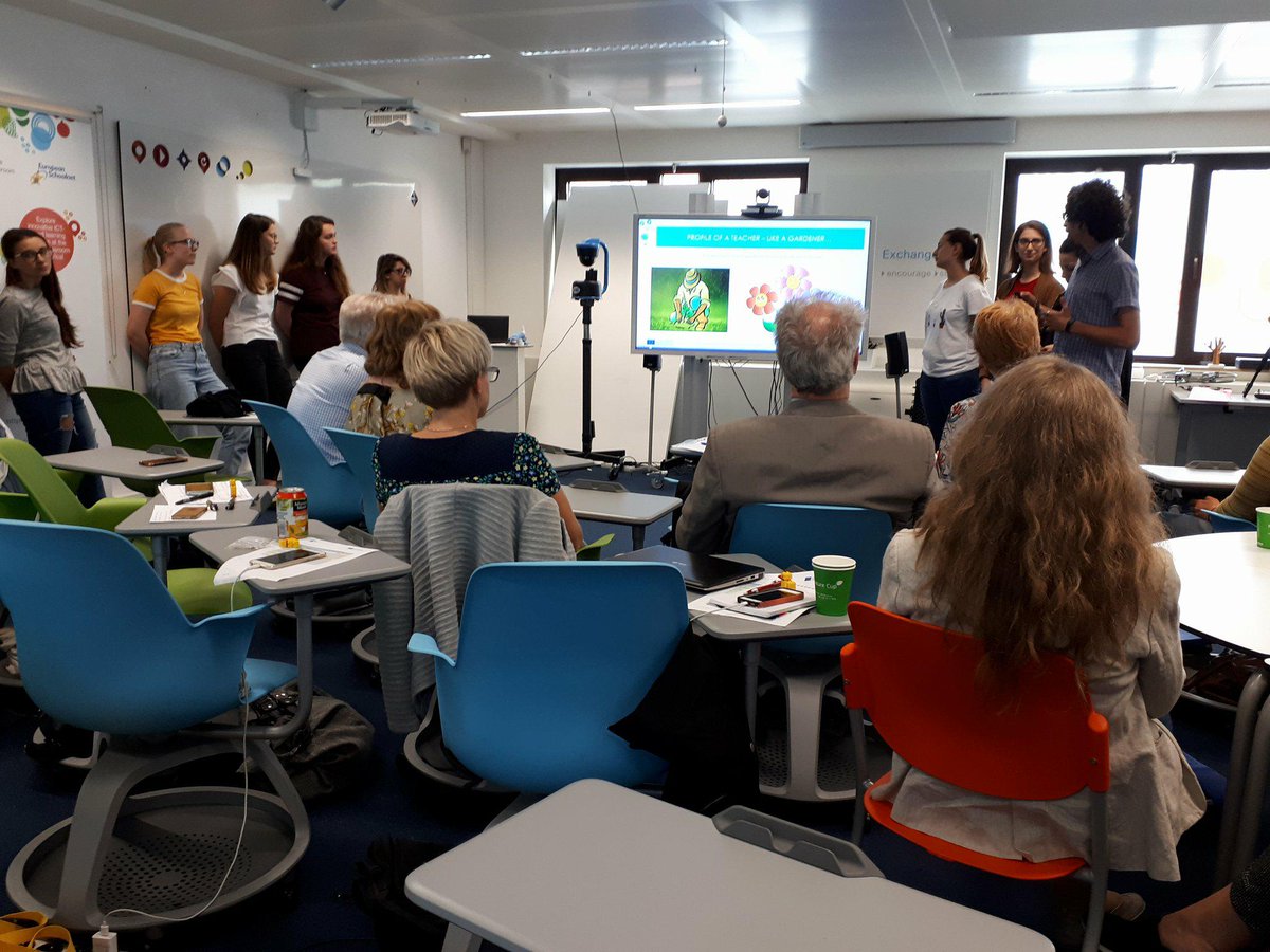 eu_schoolnet's tweet photo. We are live! See what future teachers have to say about their role in the 21st Century classroms, dreams, priorities and more. Join us here: https://t.co/YHU4yk45dj https://t.co/6zIWxGOCPu