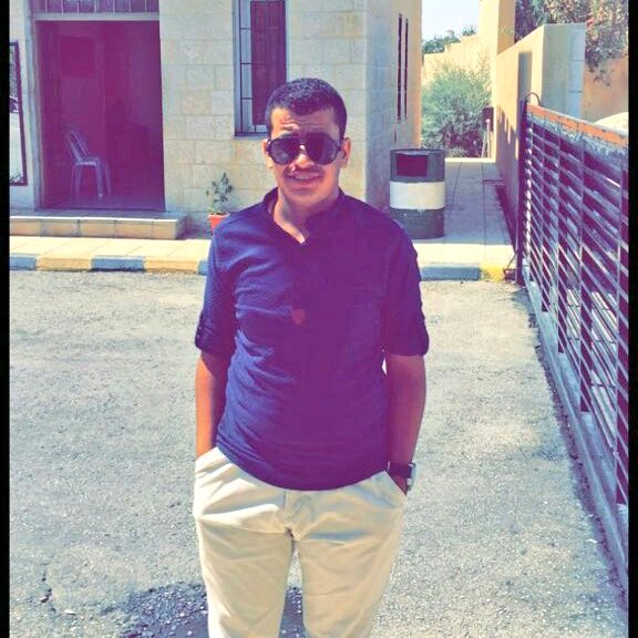 Ali_Alatnah's tweet photo. ليه البشر ؛ تبكي على موت الأجساد
وإن ماتت .. قلوب المخاليق : عادي !. https://t.co/jV0315dbax