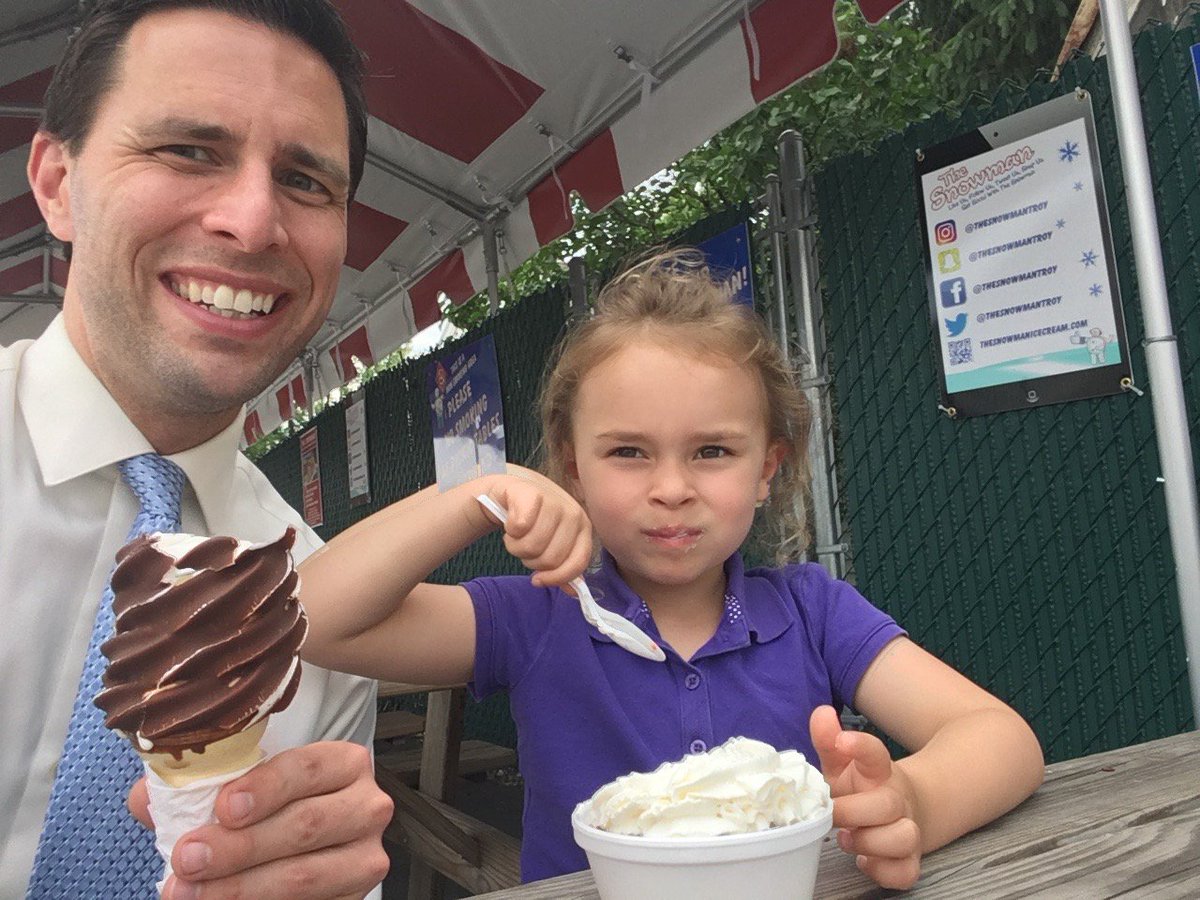 CoachBDeStefano's tweet photo. From yesterday...enjoying a little treat @thesnowmantroy to celebrate our last full day of school! https://t.co/Fww8UYc1j4