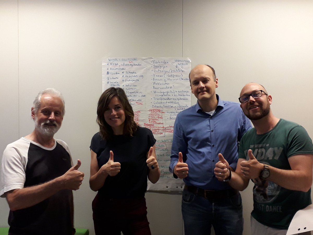 Vanmorgen weer een mooie tempo-sessie met collega lectoren van de Academie Bestuur, Recht en Ruimte van #saxion gehad over de thematische aansluiting van onze lectoraten. Mogelijkheden te over voor samenwerking tussen lectoraten, onderwijs en praktijk. Op naar studiejaar 18-19!