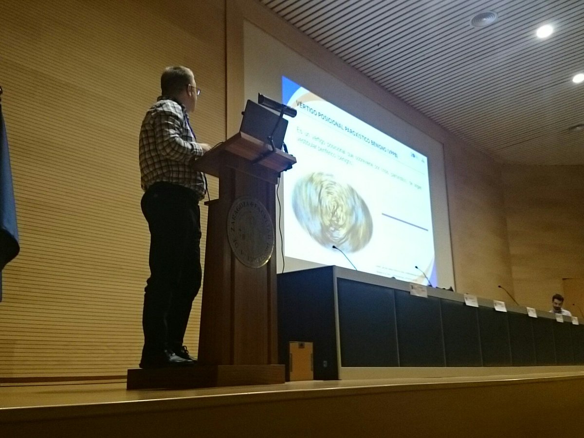 OMTSpain's tweet photo. Seguimos con temática cervical, en este caso, Juanjo nos cuenta las últimas actualizaciones sobre lps vértigos #IIICONGRESOOMT #20yearsofomt https://t.co/OITN1H2MXo