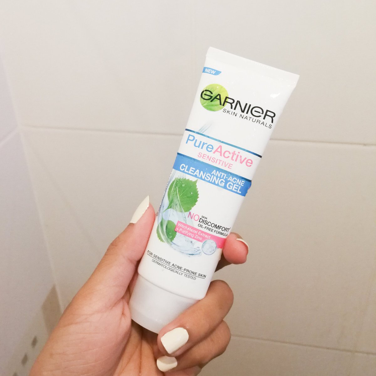 bewtyjunkie's tweet image. ใช้มาอาทิตย์กว่าๆละ ชอบบบบ ใครไม่ใช้ garnier เพราะคิดว่าแรง มาลองรุ่นนี้ๆ อ่อนโยนมาก ฟองน้อย ล้างหน้าสะอาดแต่ไม่เอี๊ยดอ่ะ แล้วรอยแดงจางเร็วมากกก สิวใหม่ก็ไม่ค่อยขึ้น เหมาะกับผิวแพ้ง่ายจริง