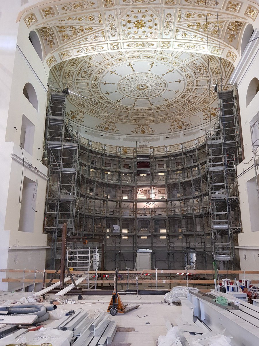 Il Teatro entra in scena: tutto pronto per la festa di domenica 10. Musica, brindisi e porte aperte nel cantiere del ‘Galli’ restaurato. bit.ly/2sRIpP4
#Rimini #TeatroGalli