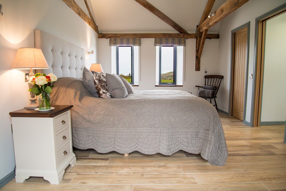 WeAcceptPets's tweet photo. The Calf Shed offers dog friendly accommodation on a 600 acre organic farm in Sutton Mandville near Salisbury.
https://t.co/yakAhqGa6I
#SuttonMandeville #Salisbury #Wiltshire #England #Holiday #Travel #DogFriendly #Accessible #Apartment #Accommodation #Luxury #FridayFeeling #UK https://t.co/umnWk9tY7A