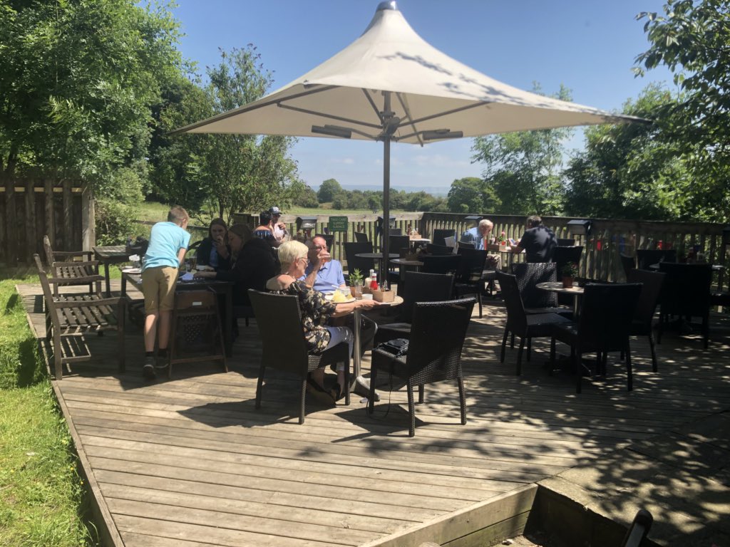 packhorsebirtle's tweet photo. Fun in the sun! βοΈβοΈβοΈ #Sunshine #ComeBack #PutYourHatBackOn #GoodTimes #AlfrescoDining #Countryside #GreatViews https://t.co/EYiN7VK8ve