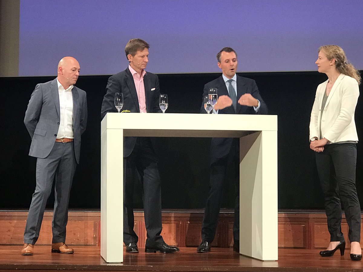 SarahMalaer's tweet photo. Fair mining ist ein riesen Thema! Wir wollen dem Kunden zeigen woher die Edelsteine kommen - Raphael Gübelin  über den Einsatz von #blockchain bei Gübelin at #sef18 #IBMCH https://t.co/FSCCwIV3Zb