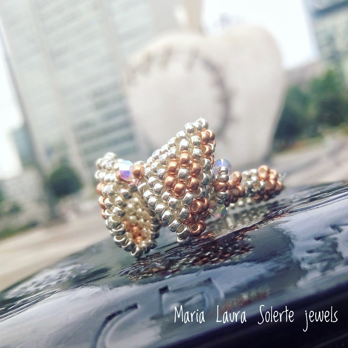 Charlotte
Available on request 
#project #beadwork  #Miyuki #swarovski #craw #crystals #stitch #brickstitch #seedbeads #anello #ring #copyrighted #bijoux #jewels #marialaurasolertejewels #design #style #milano #varese #handmade #handmadejewelry #tessituradiperlinecristalli #pic