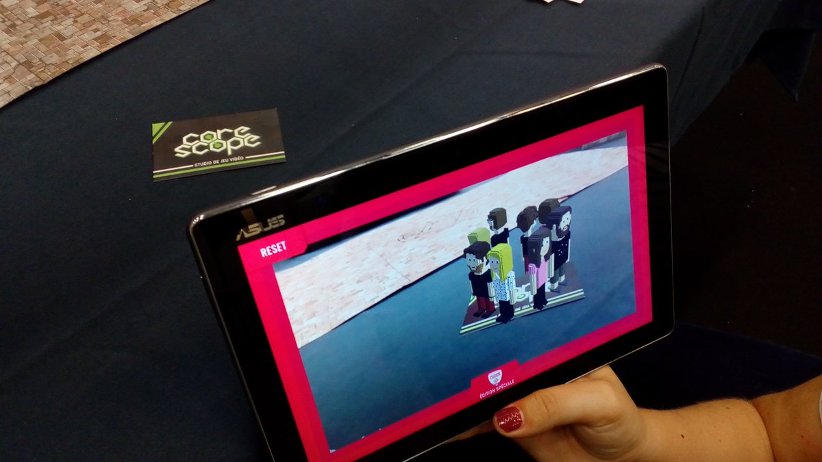 DiscoveryMTP's tweet image. La team #CoreScope en #RA sur nos cartes de visite, présentée au salon @OccitanieEsport ce week-end 🤗