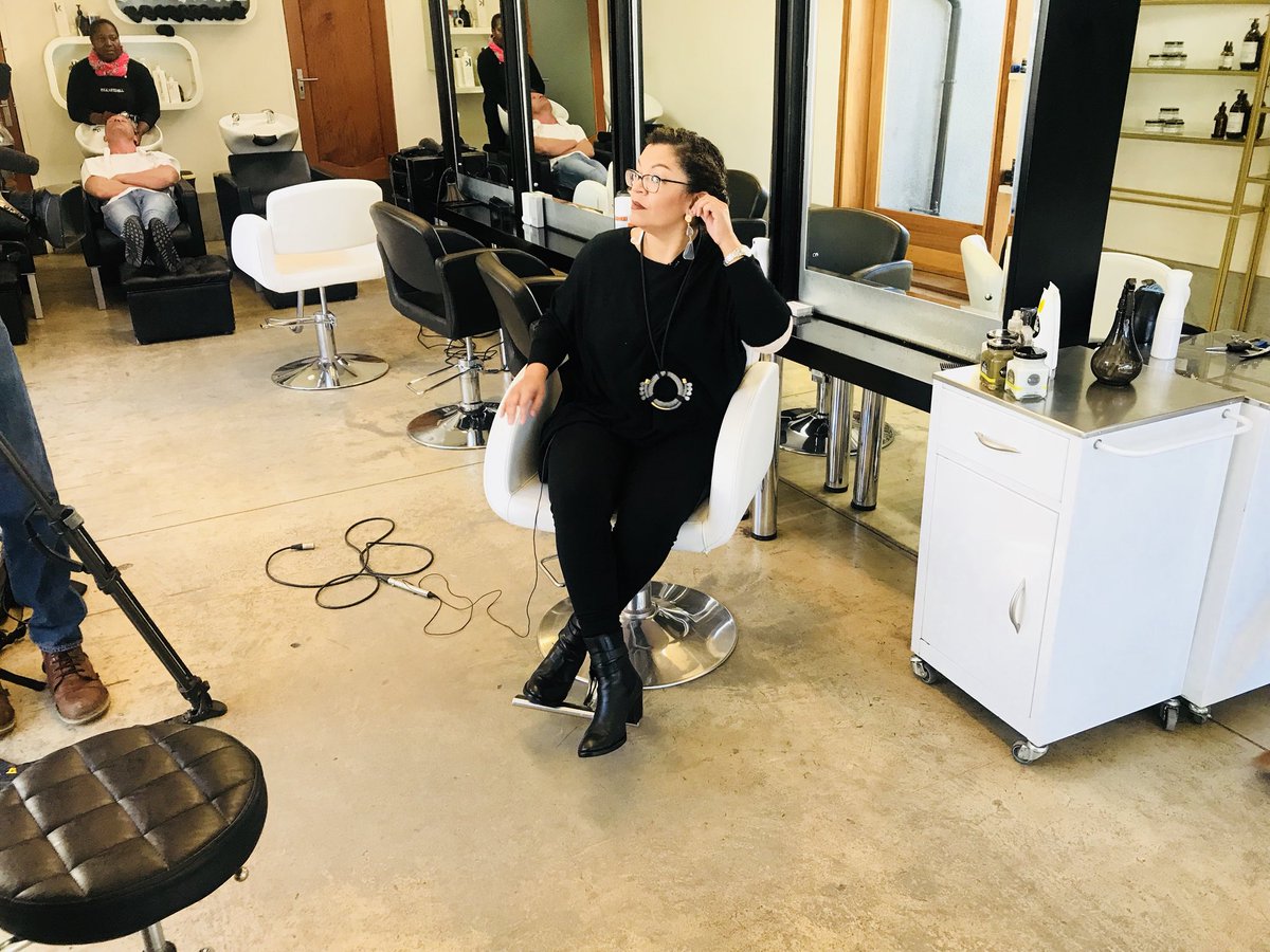 curlsbytaryn's tweet image. Talking Curls to #Mnet #KykNet while we play #devacolor #DevaCut #ThePerfectHair