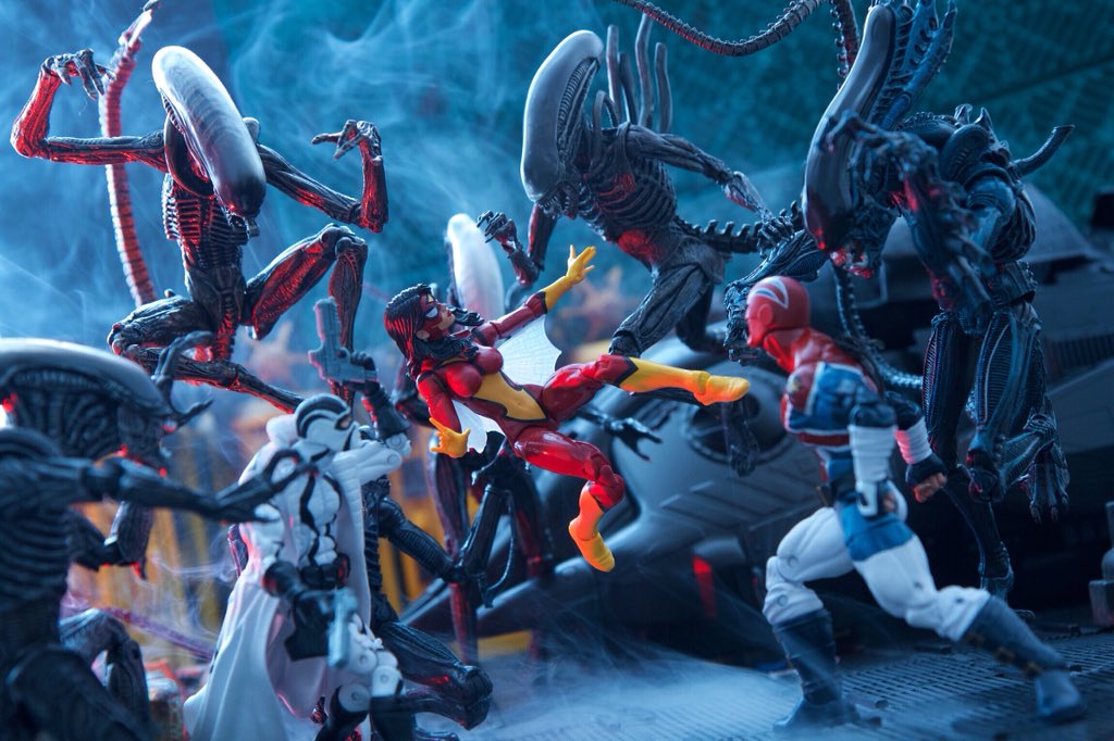 Dryl's tweet photo. 🔥Shuttlebay Ambush🔥

#aliens #xenomorph #spiderwoman #neca #facehuggerfriday #alien #fantomex #CaptainBritain #Avengers #marvellegends #gorillaalien 

@NECA_TOYS https://t.co/OEXiHcFJ0y