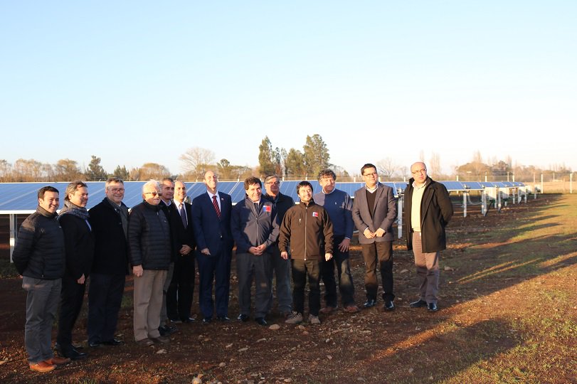 pvmagazinelatam's tweet photo. Chile inaugura el parque fotovoltaico más austral del mundo https://t.co/6KQzZ8MwRe https://t.co/tVbaqVP1V2