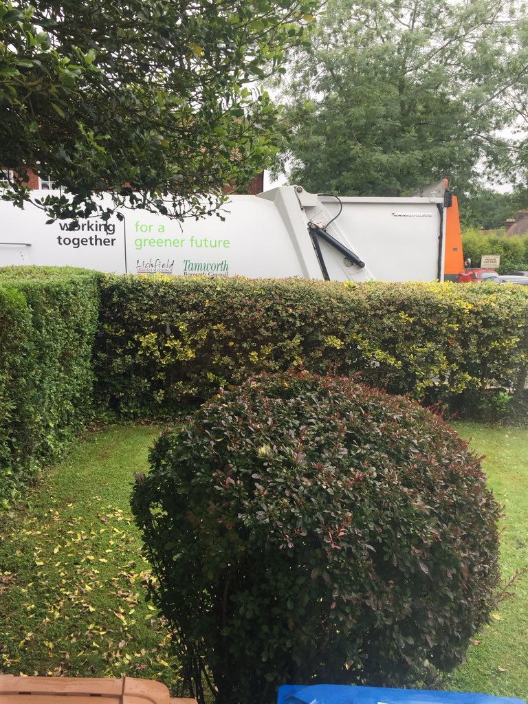 STARLANDSGIRLS's tweet photo. @StaffordshireCC @Lichfield_DC So ....STILL no update and guess what ...Friday is fish &amp; chip day for Bin Men -Blocked drive and on pavement / double yellows. They moved it forward to let me out - Thank You. I MUST be grateful. What a load of BOLLARDS ! https://t.co/FUN2MyReJq