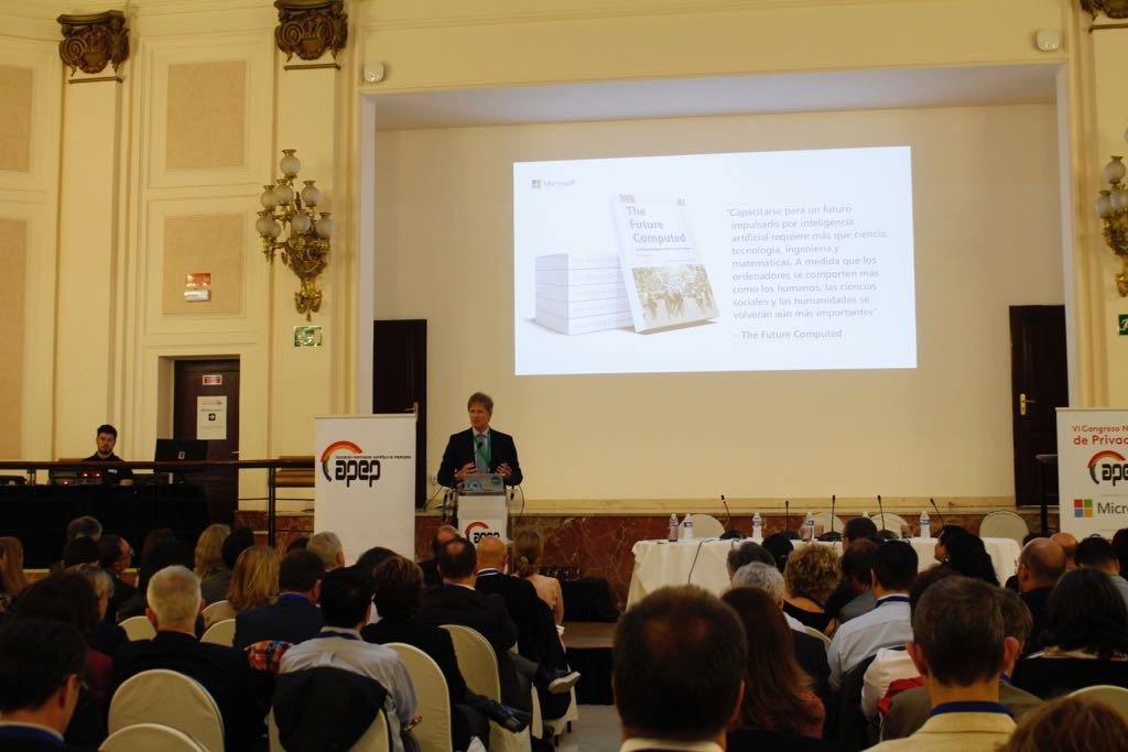 MicrosoftEU's tweet photo. While we need to embrace #AI, we need more dialogue around the ethical principles that underpin it says @jeffbullwinkel at #VICongresoAPEP & quotes #FutureComputed: “Ultimately the question is not only what computers can do. It’s what computers should do” https://t.co/UAt3dJ81i4 https://t.co/fToVsx2j8C