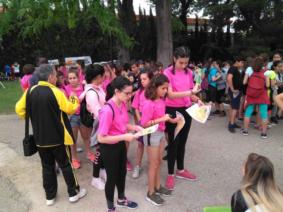 zalfonada's tweet photo. VIII JORNADA DE ORIENTACIÓN ESCOLAR. Hemos disfrutado de la convivencia de trece colegios y casi 1000 alumnos de  sexto, organizado por el CP @zalfonada , dentro del Programa de Innovación Zalfonada en movimiento. Nos ha acompàñado el D             Mariano Soriano, D.G. deporte https://t.co/ojaHqfQaXK