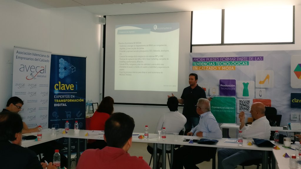 CLAVEi's tweet photo. Ahora en #Calzatic hablamos de #CompetenciasDigitales para un directivo del sector #modacalzado con @faloco de @ecommaster @avecal #TransformaciónDigital #ClaveiTD #TalentoDigital https://t.co/5oJRHU04Pw