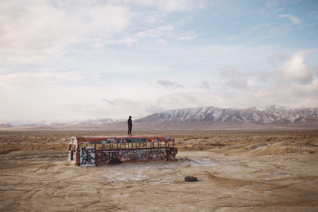 http://kevkinghorn.tumblr.com/post/135619190825/abandoned-busses-and-utah-mountains