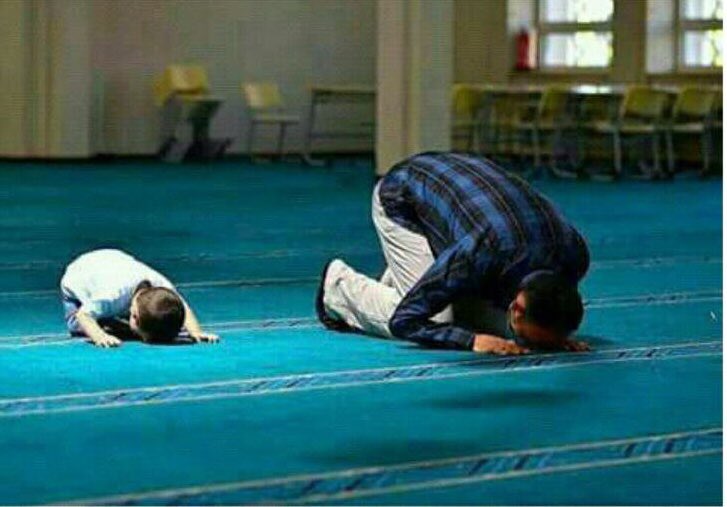 aoswUz's tweet photo. • ﴿ ۞  مَا سَلَكَكُمْ فِي سَقَر ۞  قالوا لَمْ نَكُ مِنَ الْمُصَلِّينَ ۞ ﴾ • 
إن كان لكَ حاجة فاطلبها في السجود.     
• فإنّه أعظم مِصعد يأخذك نحو أبواب السّماء
 • وأهم مرقاة إلى مقام القرب ، .                                                       #جمعة_رمضانية_مباركة. https://t.co/jP8mFw8oq2