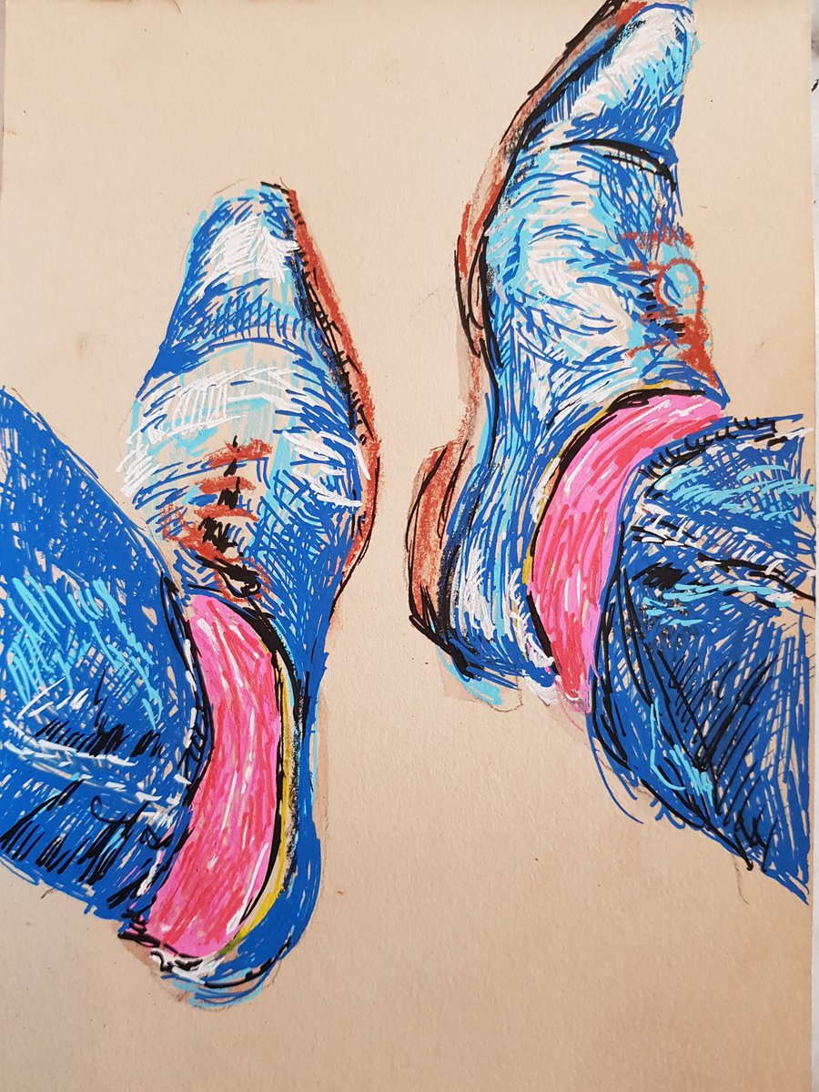 BeatrixDessin's tweet photo. Étude de #chaussures en #bleu et #rose;#troiscrayons et #feutre sur #papier [14,8cm x 21cm] https://t.co/mkh8BHs4jC