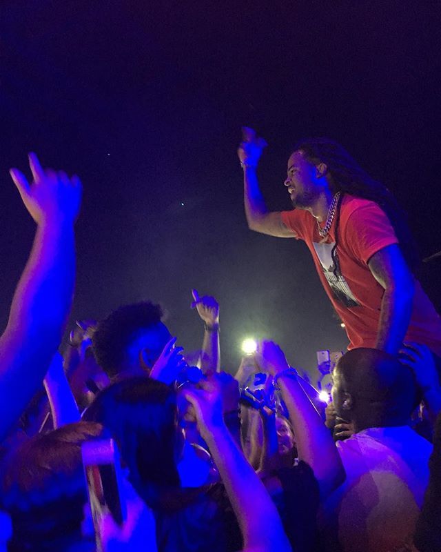 Quand <a href="/kalash972/">KALASH</a> fait participer le public 👌🏼 #festivalchecktherhyme 📸 @nicelifestylemag ift.tt/2JrAYW3