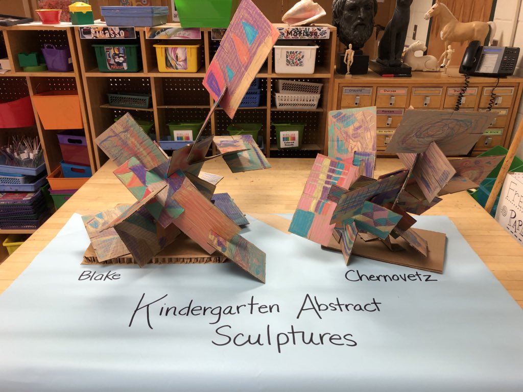 lymanart's tweet photo. What a great night! Thankful for a wonderful school community. Lyman artist should be proud of all the beautiful artwork they made. I don’t want to take it down!! What a great year! @TFord_LymanCT #lymanr13 #rsd13ct https://t.co/rDj5MkKxDp
