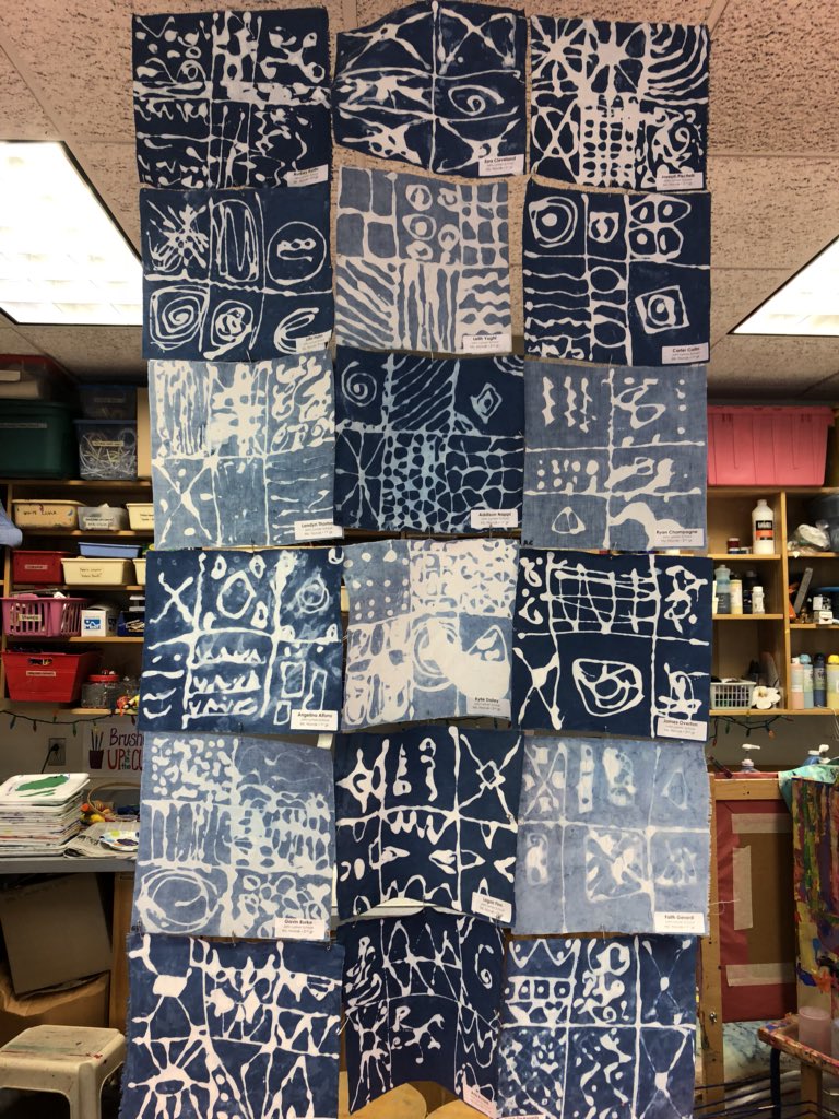 lymanart's tweet photo. What a great night! Thankful for a wonderful school community. Lyman artist should be proud of all the beautiful artwork they made. I don’t want to take it down!! What a great year! @TFord_LymanCT #lymanr13 #rsd13ct https://t.co/rDj5MkKxDp