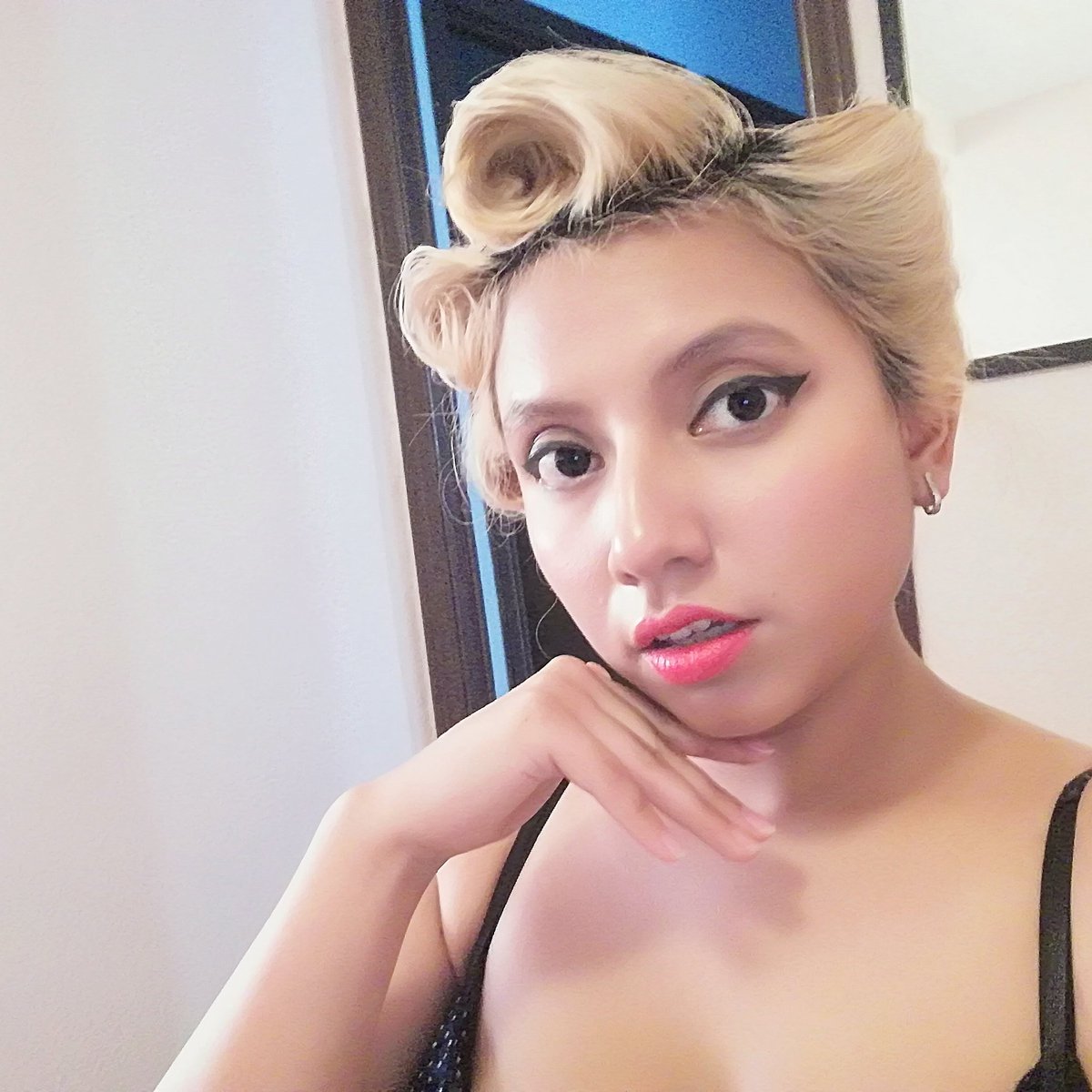 AXONABY's tweet image. Sin gafas o con ellas??? 🤔🤔🤔