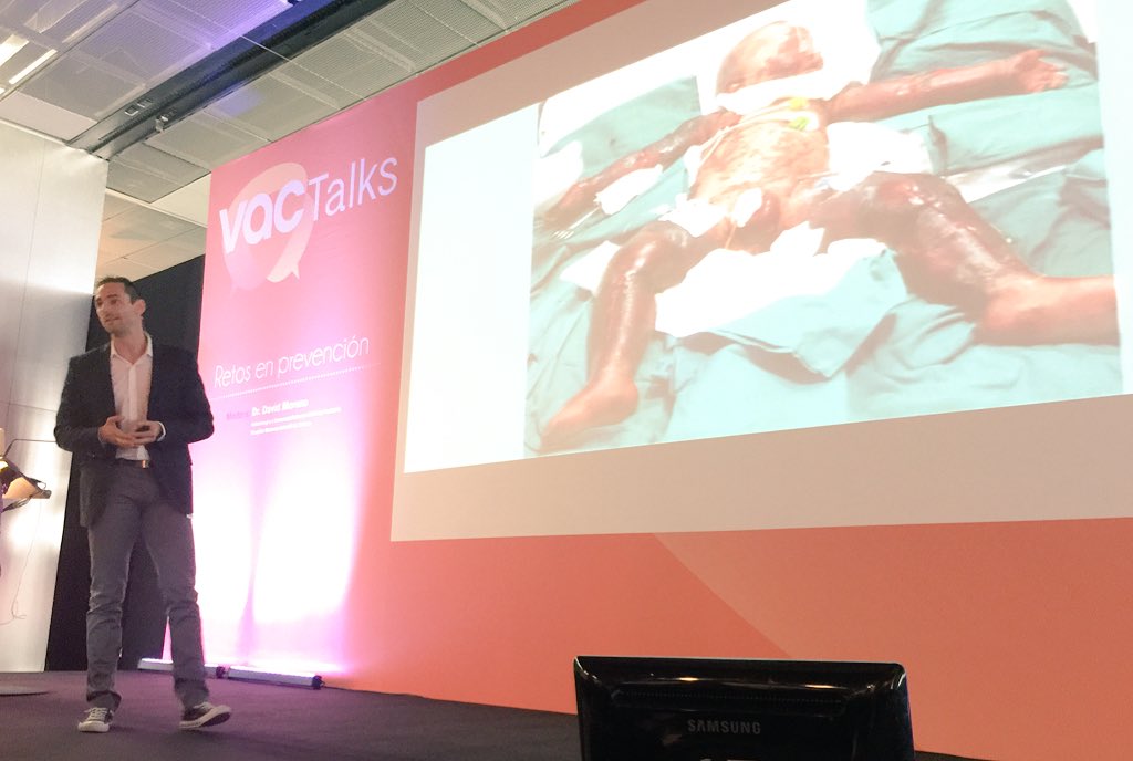 En las #VACTalks de #66CongesoAEP @ajconejof nos recuerda la clínica de la EMi invasiva porque hay residentes que NO han visto una en su vida. #VaccinesWork