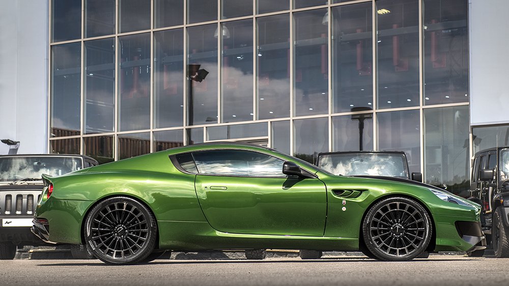 AUTOMOTIVPRESS's tweet photo. @KAHNDESIGN qui a présenté la #WB12 #Vengeance, basée sur l' #AstonMartin #DB9, à Genève en 2016 (lire ici https://t.co/CEn9cVa7am) vient de la réaliser en livrée #Hulk "Green SuperHero" pour un client. Pas de changement au niveau mécanique : V12 6.0L 517 ch et 620 Nm. https://t.co/SWagwppvqp