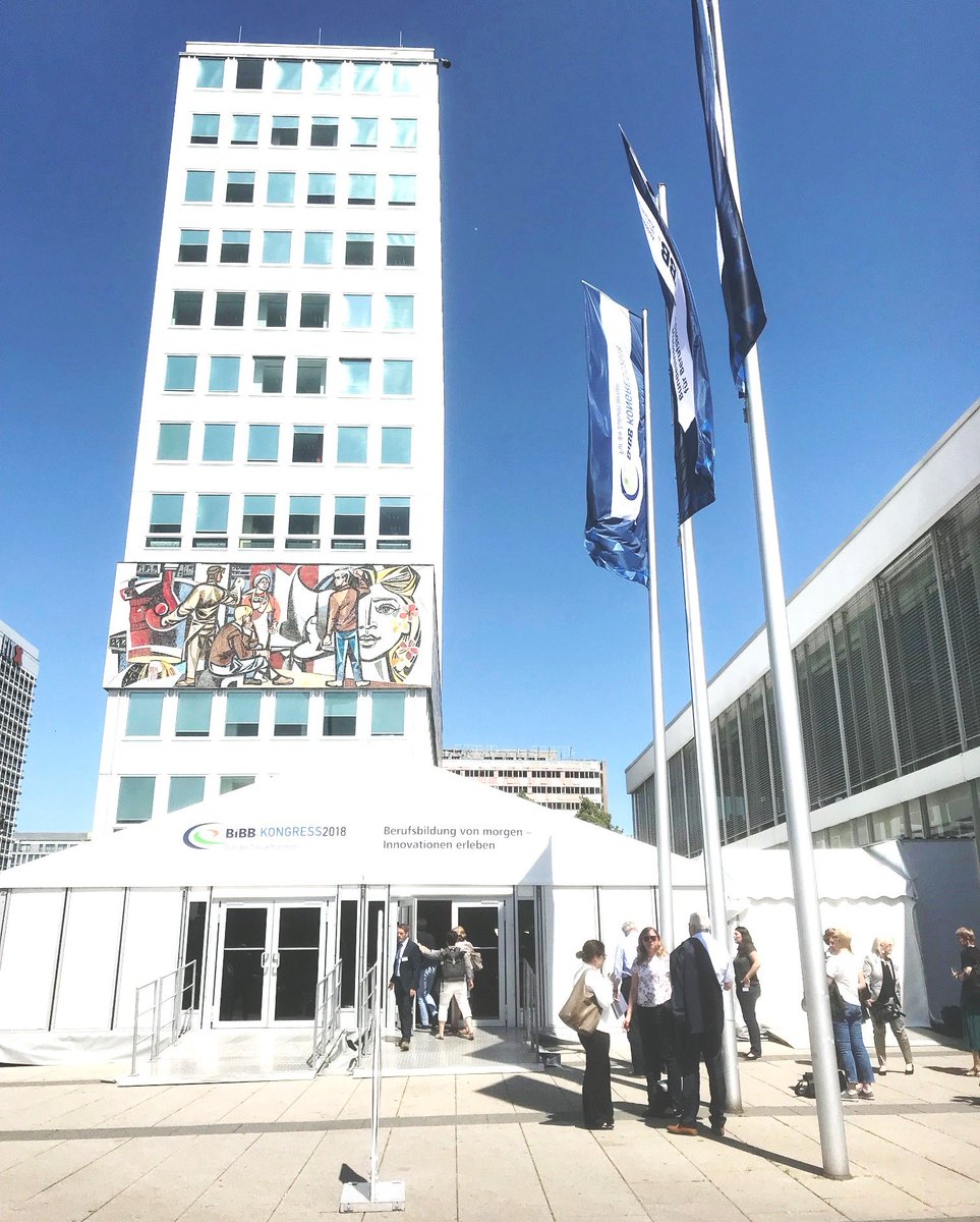 Ausbildung40's tweet photo. Tschö Berlin! Prof. Ertl (@bibb_de) sieht die #Berufsbildung in #Deutschland gut aufestellt und blickt optimistisch in die Zukunft. Hausaufgabe ist: #Weiterbildung sträker an die #Ausbildung zu knüpfen. #BIBB18 https://t.co/2RfZFLv3zW