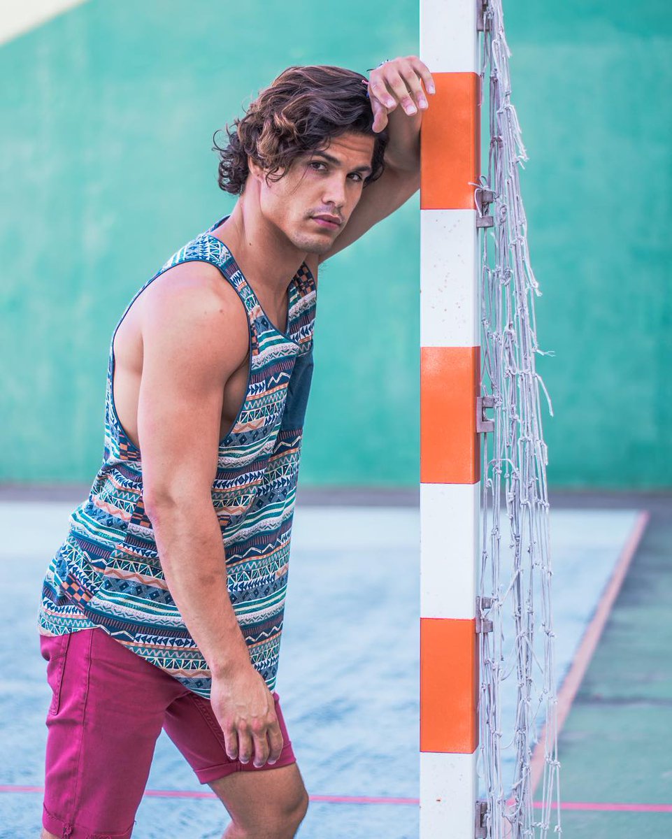 Its all messy. The hair. The bed. The heart... LIFE 🛤
.
📸 @jpphotoss •
•
#singer #songwriter #model #shooting #estilo #trend #tendencia #fitnessmodel #musica #musiclife #instafit #photoshoot