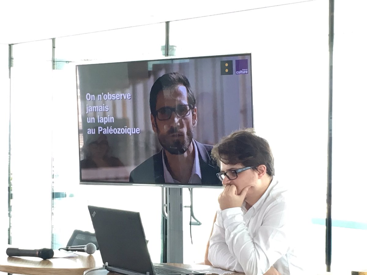 CoulissesRF's tweet photo. Adapté aux nouveaux usages, le podcast natif permet aux antennes de @radiofrance de s'adresser à un public élargi #CafeRF @franceinfo https://t.co/mgI80e7P6j
