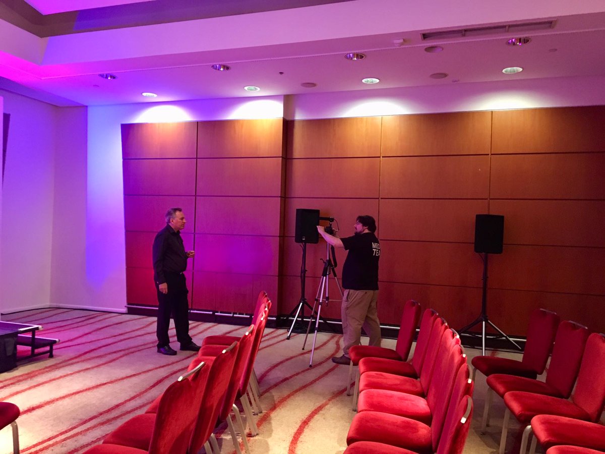 HenryScheinUK's tweet image. Lunch at a business #event - The most important part of the day? Things are hotting up just like the weather at the #G2GEvent with @UKSOE  #practiceanalysis #FridayFeeling #dentistry #dentists #digitaltechnology