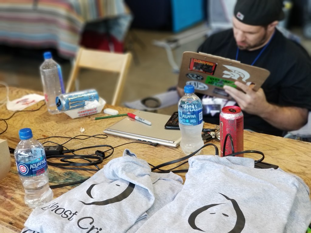 TisMeAaronGee's tweet photo. You don't get more chilled than a #TEAMGC booth at the METAPHYSICAL FAIR. Pardon @QCA_Mista_J while he makes future historical peices. #FairUs #paranormal @thehauntedspace @QCA_Mista_J @Moonspinner76 @GCPIAaron https://t.co/HyFWJi9eOd