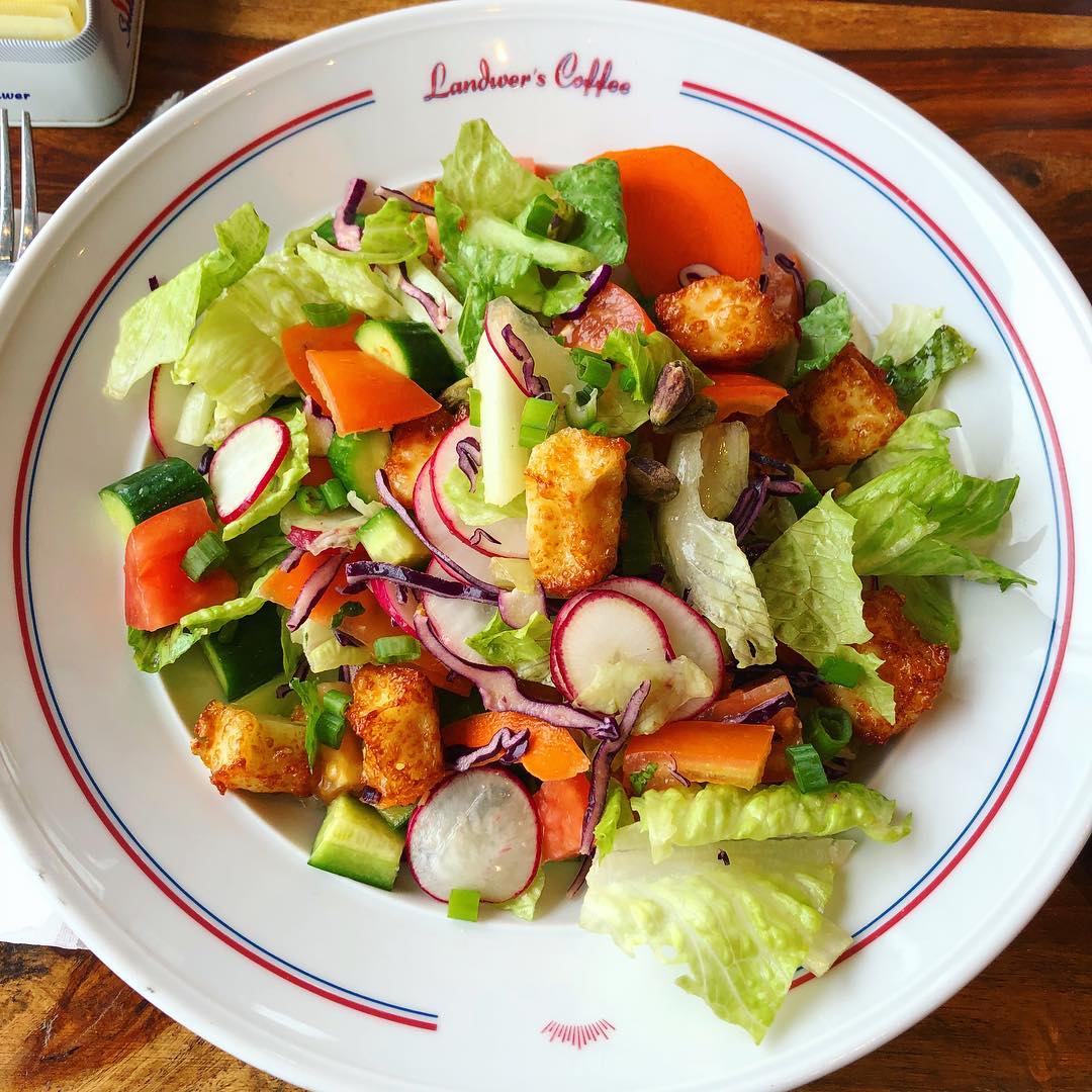 Heading into the weekend, fresh as can be. #CafeLandwer #SaladForTheWin #🥗
📷: @glutenfreeloving