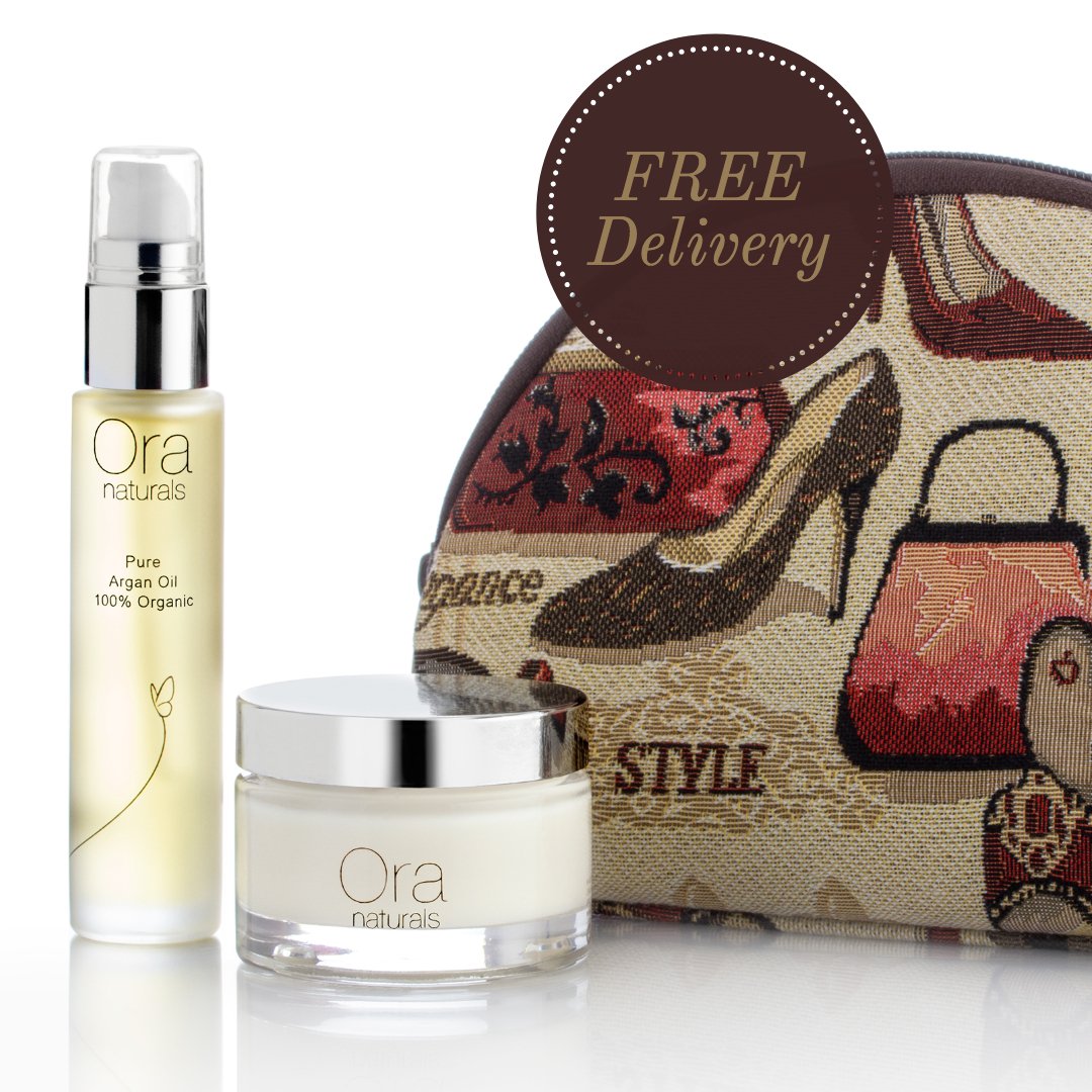 Are you planning your #summer break? The English weather hasn't been very reliable so far this year! So whether you want a little treat for yourself or you're planning a wonderful gift our #travel set is perfect. 6 gorgeous bag designs to choose from! PLUS Free Delivery in June!