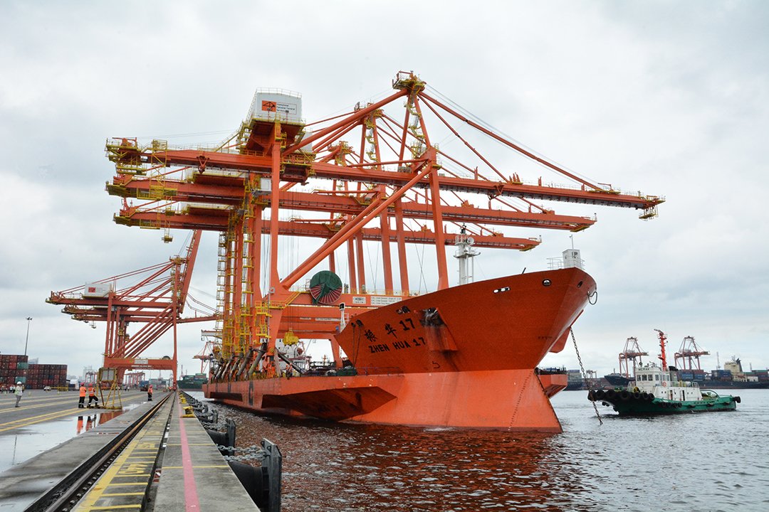 VesselFinder's tweet image. Philippines receives its largest port equipment; ICTSI to boost flagship operation with new cranes
vesselfinder.com/news/12549-Phi… #InternationalContainerTerminalServices #ICTSI #MICT #Philippines #containers #cranews #ZPMC