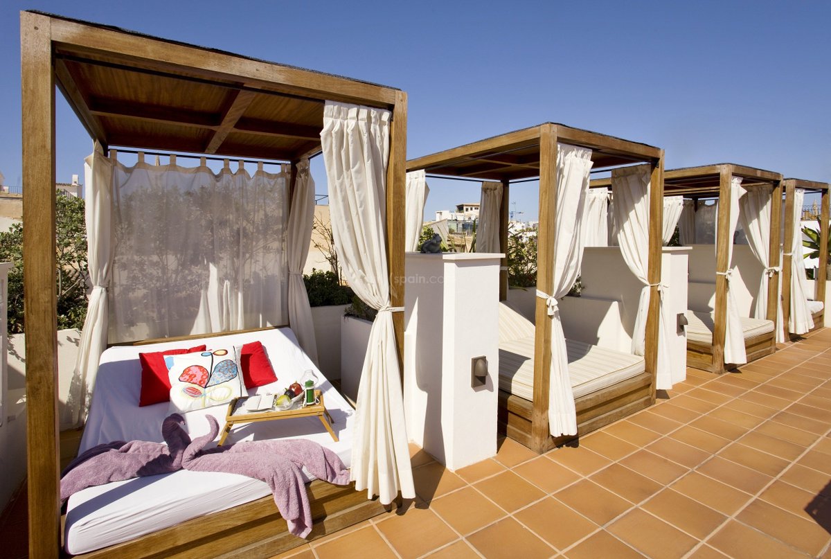 asiesespana's tweet photo. BLOG | Siete alojamientos en las islas a los que podrรกs irte de vacaciones con tu mascota: https://t.co/0Hdz3DaCGO
#Viajandoconmimascota #PetsTravel #pefriendly #Canarias #Baleares https://t.co/n0wKlzXLQp