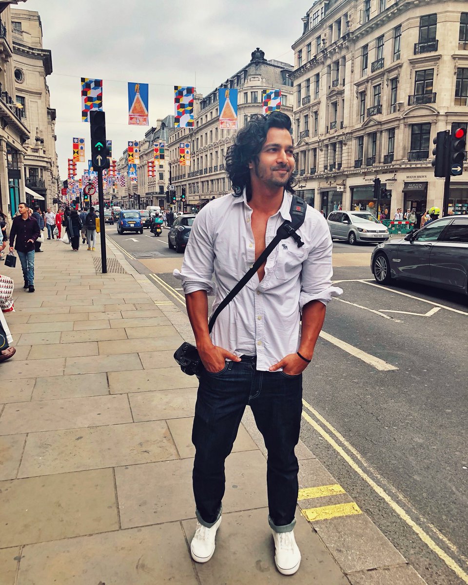 celebstelugu's tweet photo. .@harsha_actor London Trip 
At Central #London 
#MELondon https://t.co/ceDiQ4LeNV