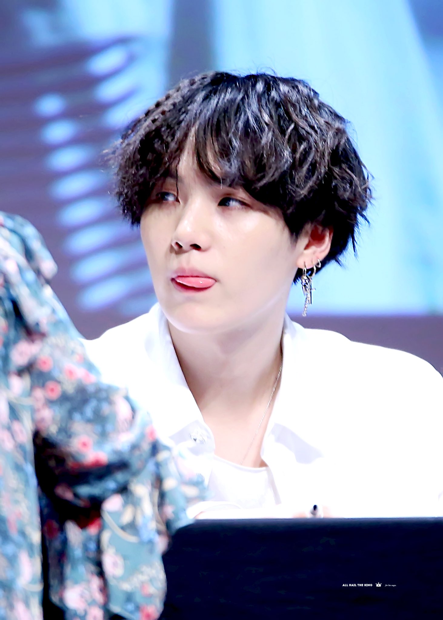 DfKwGhfUEAAJfRq.jpg:orig