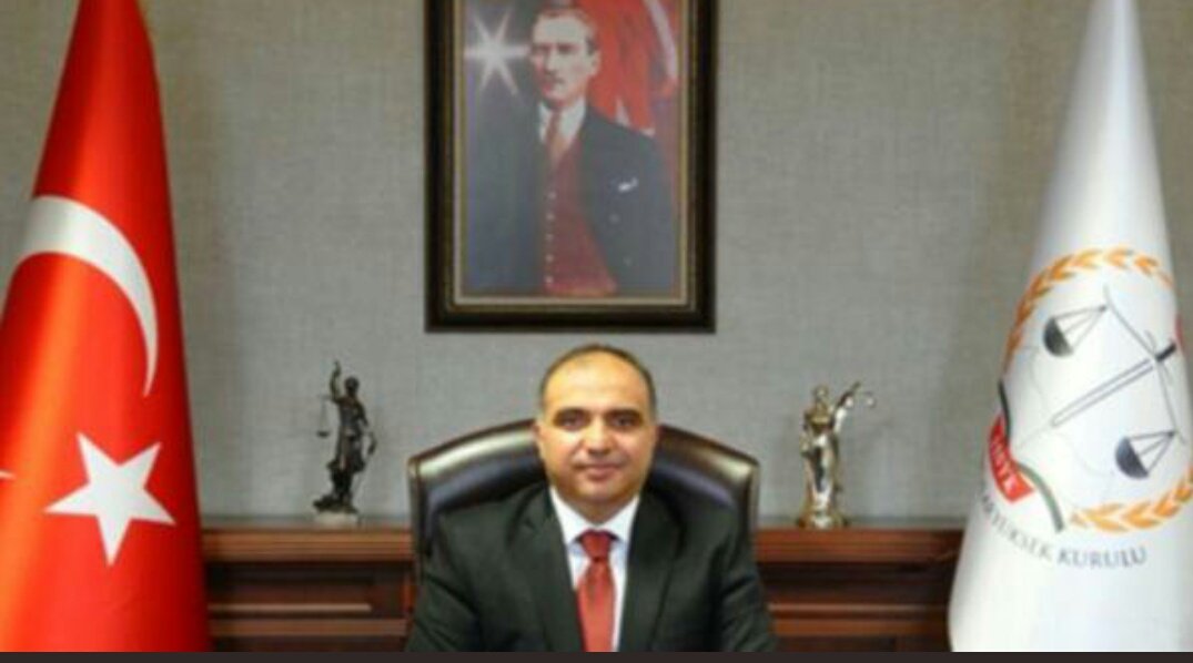 CEZAEVLERİNDE CİNAYETLER ARTIYOR

Eski HSK üyesi Teoman Gökçe- Aylardır tek başına hücrede tutuluyordu şüpheli şekilde vefat etti

Dr. Halil İbrahim Yavuz-İntihar süsü verildi ancak vücudunda işkence izleri vardı.

Halime Gülsu-Ağır Hastaydı ilaçları verilmedi 

<a href="/gergerliogluof/">Ömer Faruk Gergerlioğlu</a>