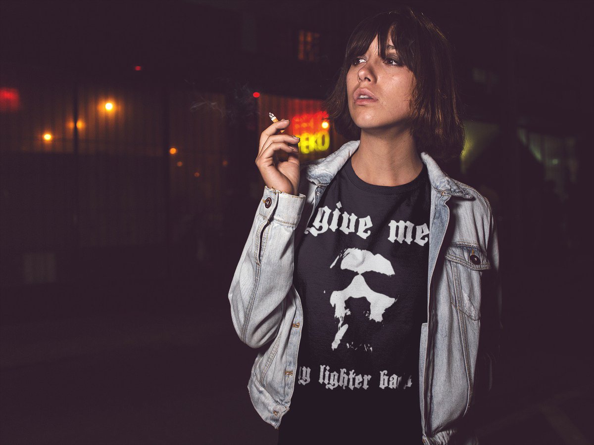 hateyouridols's tweet photo. Etiqueta al mítico colega picamecheros

Give me my lighter back!! 🔥

#hateyouridols #meme #tshirt #art #graphicdesign #design #merch #punk #rock #skatetpunk #stoner #crust #doom #metal #heavymetal #trashmetal #postrock #metalcore #bmx #skate #surf #diy #screenprinter #inks https://t.co/zMQkNKKtkY