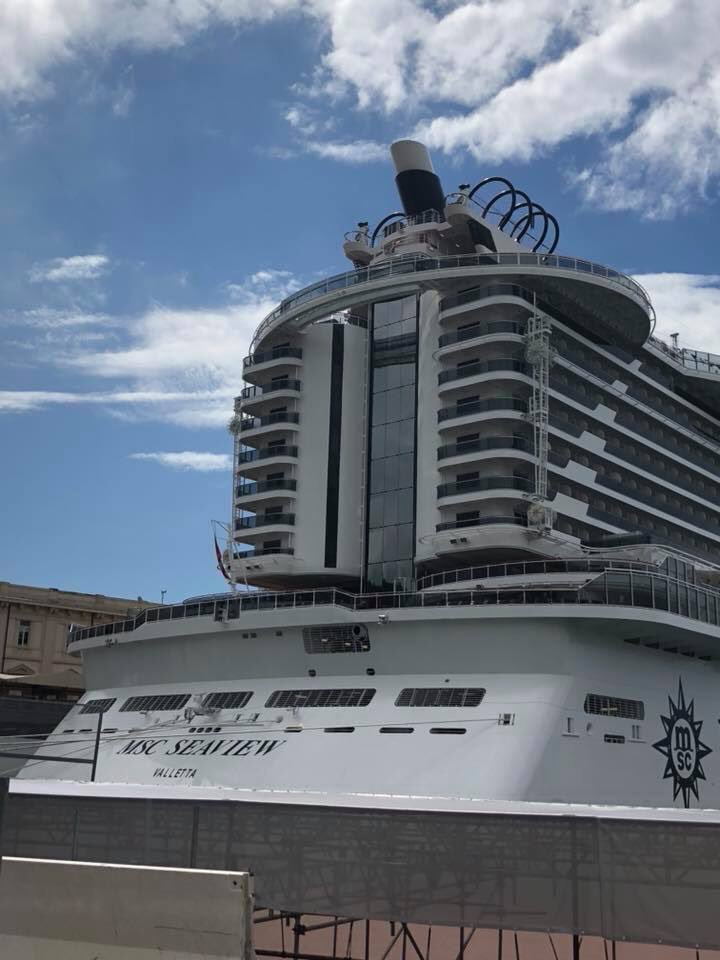 InfoVinespa's tweet photo. Today it's baptism of The New Boat #MSC Cruise Seaview with cava #juveycamps Gran Reserva Res. Familia limited Édition 😍 https://t.co/QwktCM50Ap