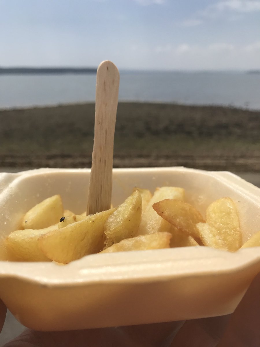 AuroUK's tweet photo. AURO have natural paint clients in the best locations - sales, seaside, sun....and chips on a Friday - is their anything better?
#chipsatthebeach #fishandchipfriday #bytheseaside https://t.co/YWVthTUAak